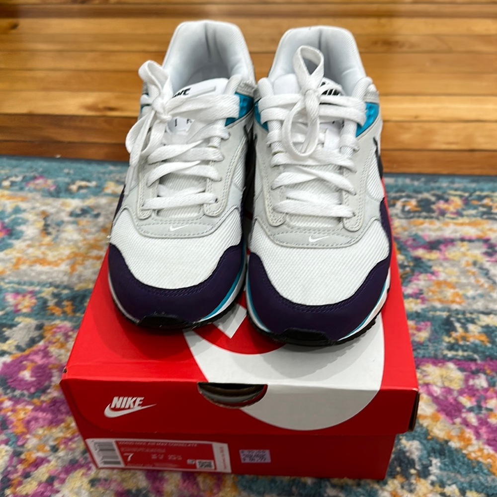 Almost new Nike Air Max Correlate